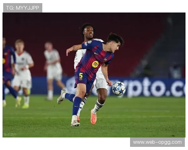 实时:法兰克福1-2落后巴萨,莱万头球扳回一城 实时:法兰克福1-2落后巴萨,莱万头球扳回一城